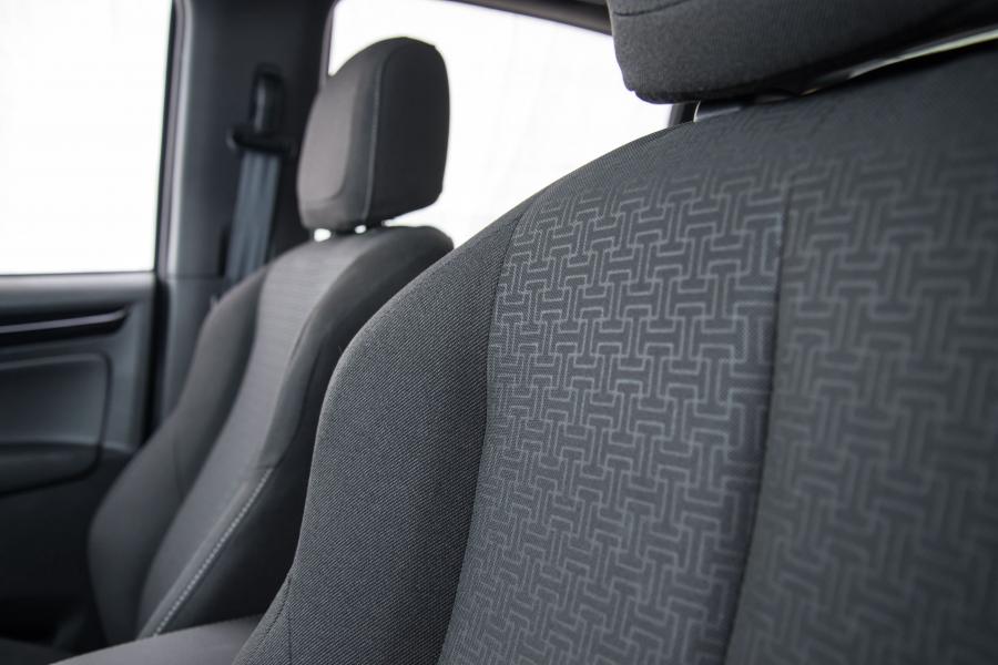 Детали интерьера Chevrolet S10 Midnight Double Cab 2018 года  (фото 8 из 20)